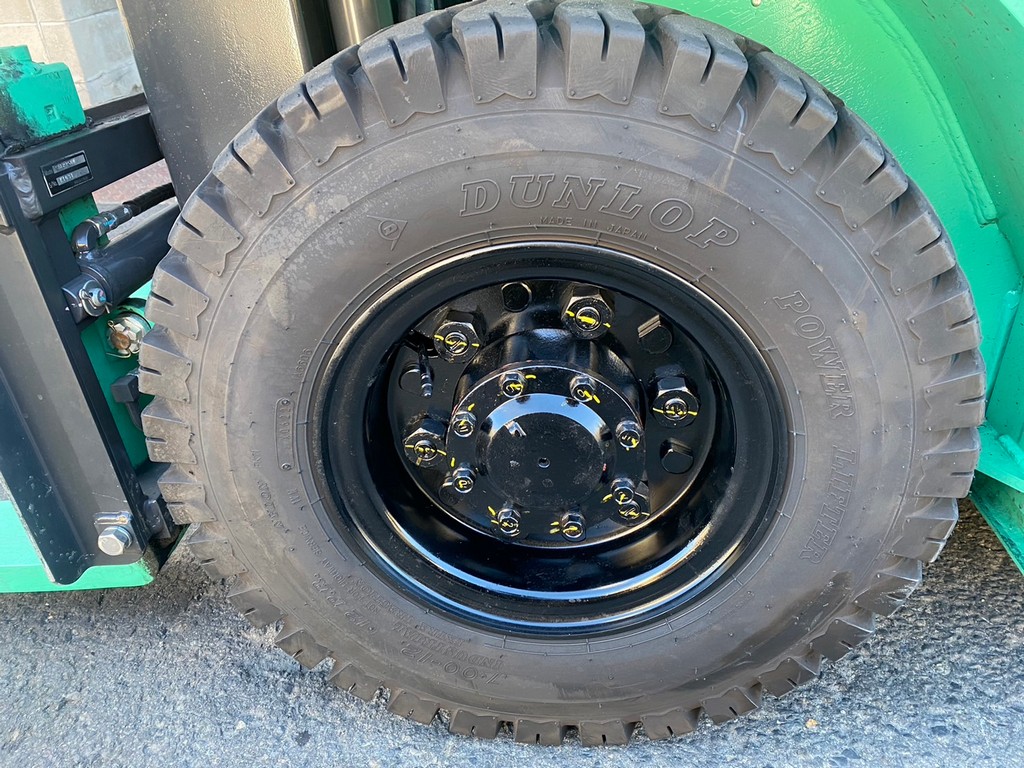三菱中古フォークリフト【KFDE25T】[No.26]最大揚高4.3ｍで高所作業に最適！