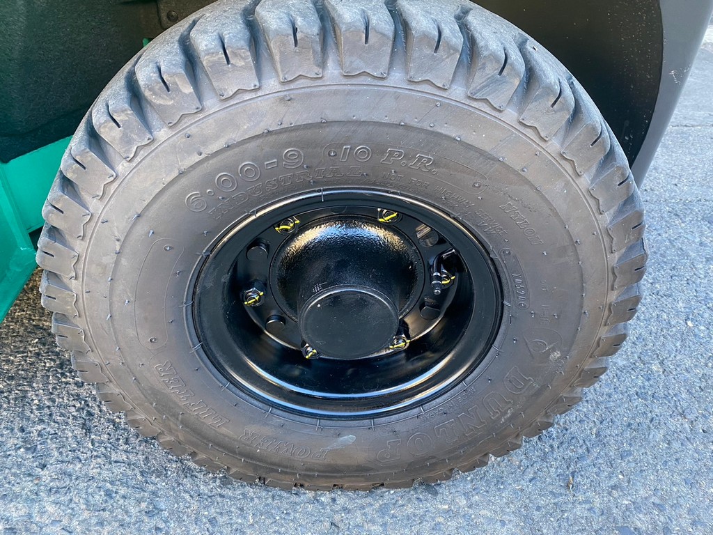 三菱中古フォークリフト【KFDE25T】[No.26]最大揚高4.3ｍで高所作業に最適！