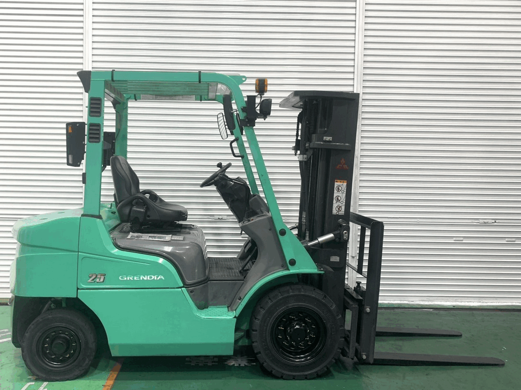 三菱新中古フォークリフト【KFDE25T】2019年式ディーゼルカウンター