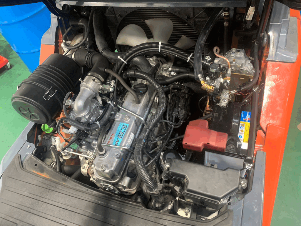 トヨタ中古フォークリフト【02-8FG25】［No.67］使用時間少なめ！