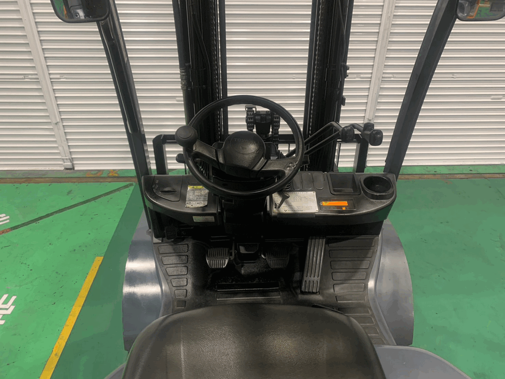 トヨタ中古フォークリフト【02-8FD25】［No.69］高所作業に最適！使用時間3000時間台