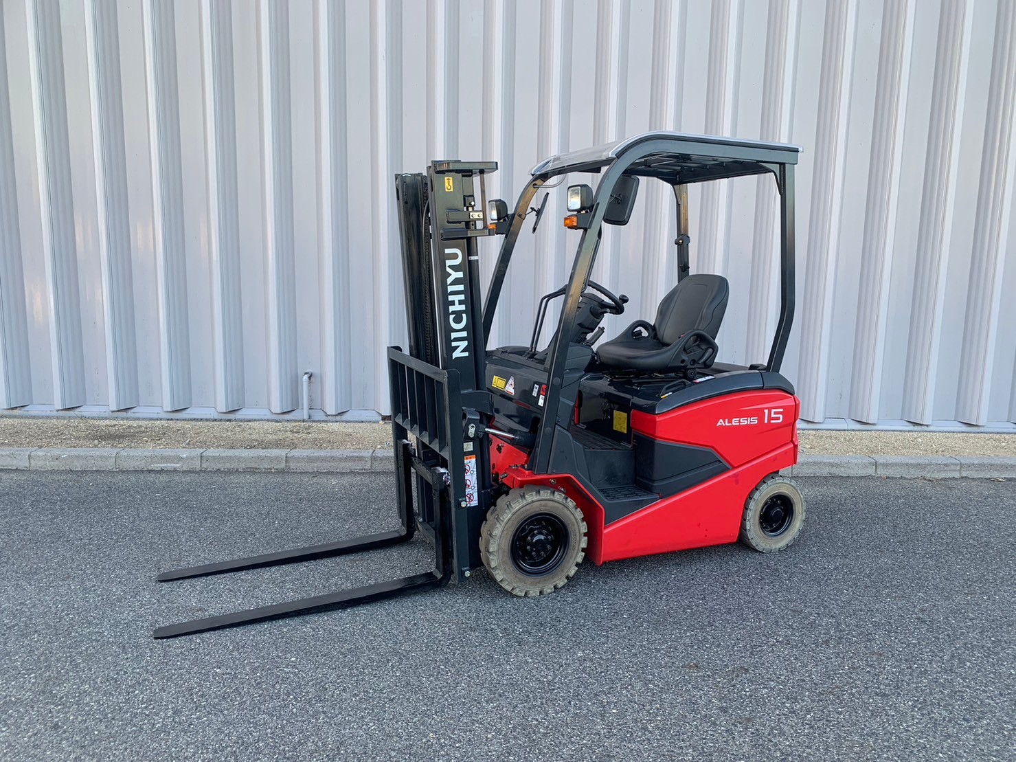 トヨタ中古フォークリフト【FB15P-80-300】問い合わせ多数！人気のバッテリーカウンター！