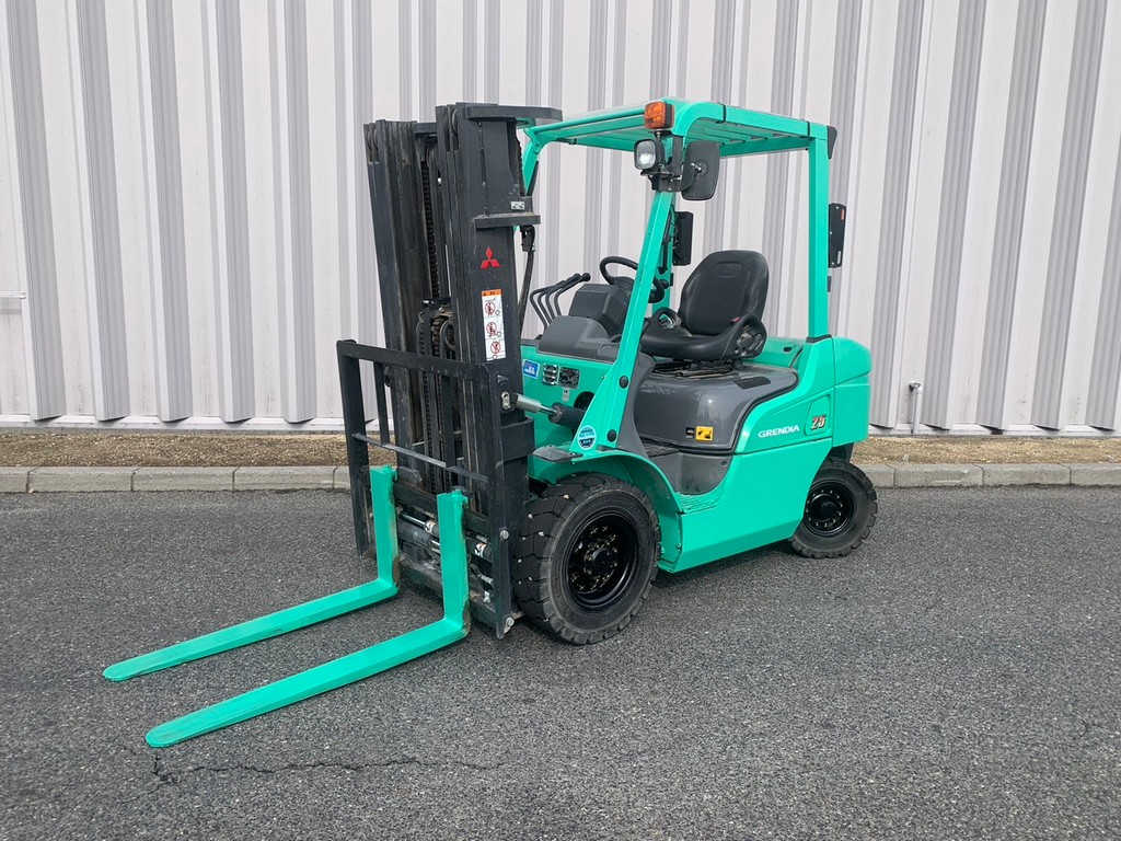 三菱中古フォークリフト【KFDE25T】3段フルフリーで高所荷役作業が可能！