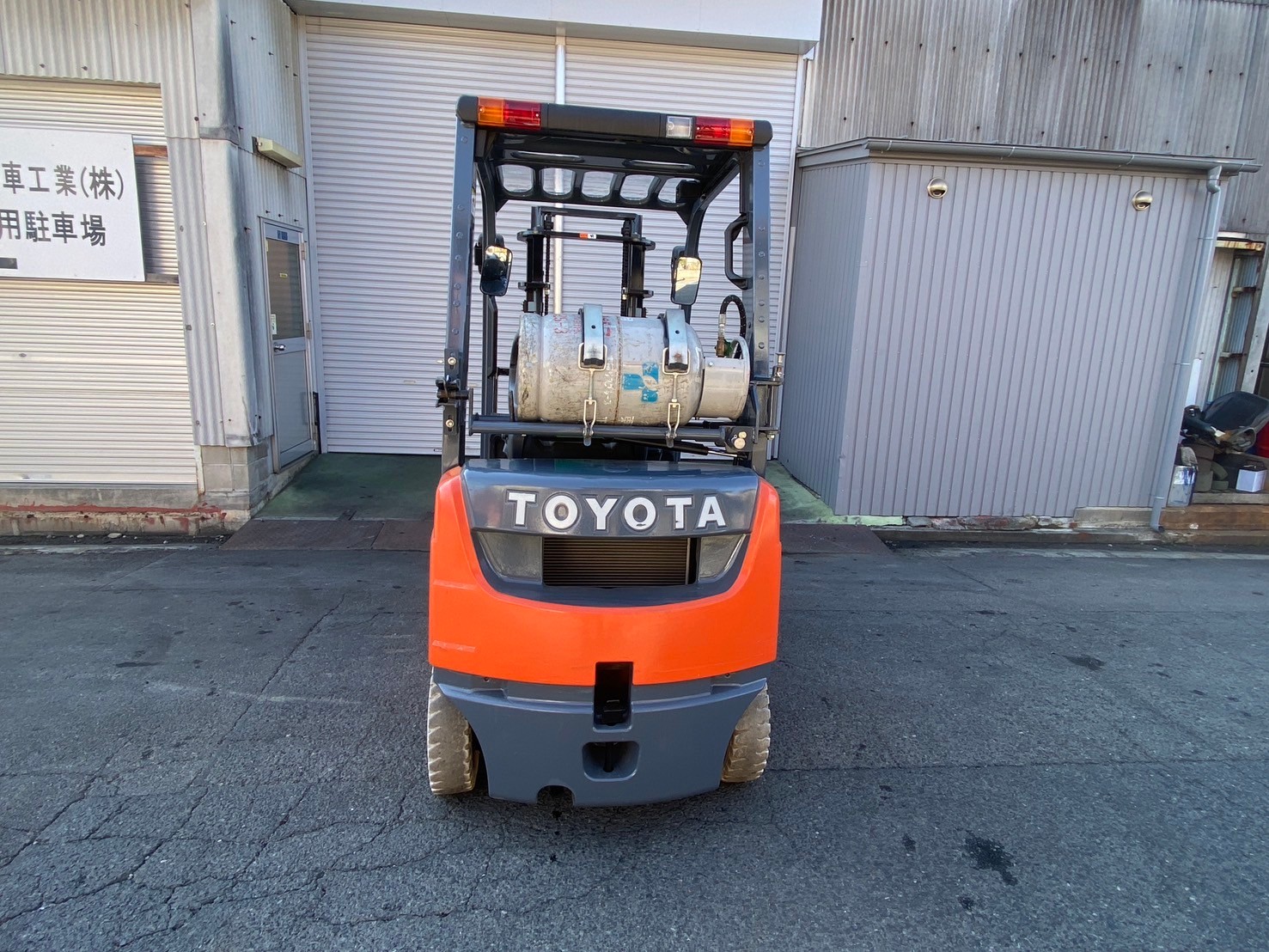 トヨタ中古フォークリフト【02-8FG15】［No.212］高所作業に最適な車両！