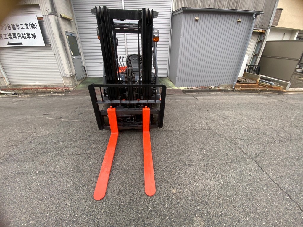 トヨタ中古フォークリフト【8FBL25】［No.231］屋内作業に最適なフルフリーマスト！