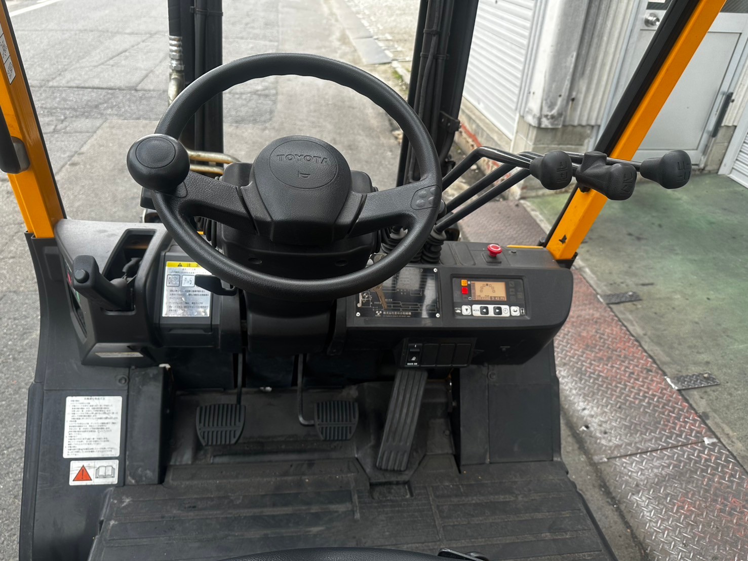 トヨタ中古フォークリフト【8FB25】［No.232］　2020年式の人気バッテリー車