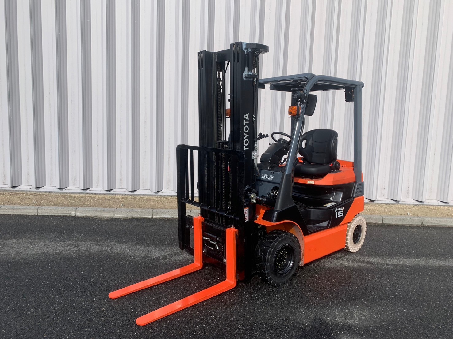 トヨタ中古フォークリフト【8FB15】［No.234］