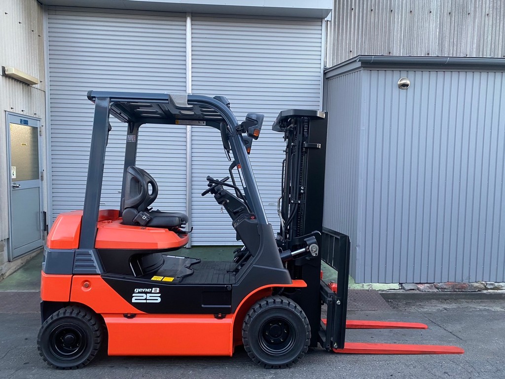 トヨタ中古フォークリフト【8FB25】［No.237］2017年式の人気バッテリー車
