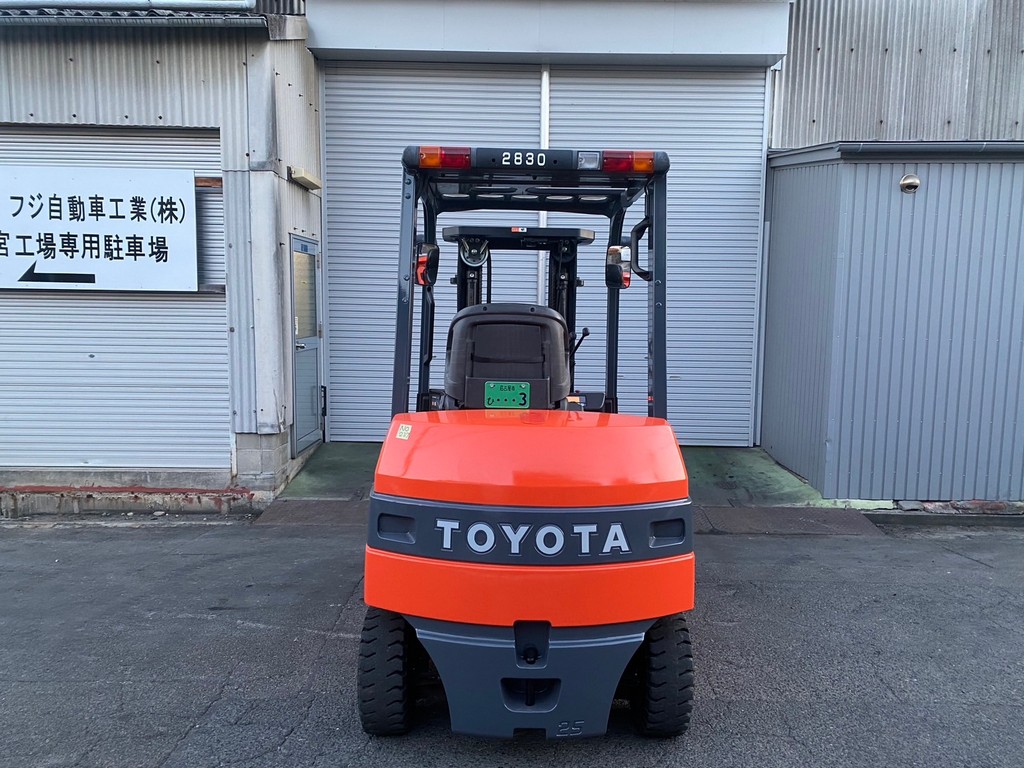 トヨタ中古フォークリフト【8FB25】［No.237］2017年式の人気バッテリー車