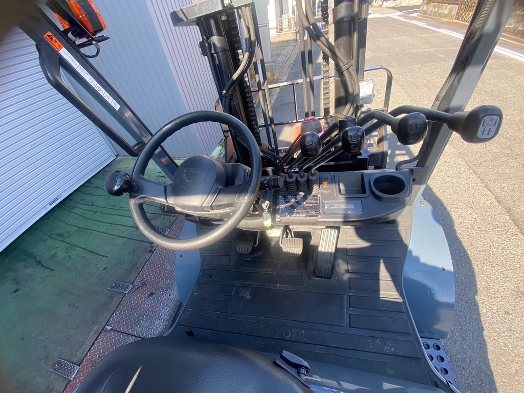 トヨタ中古フォークリフト【8FG40】最大荷重3.15t！最大揚高3m