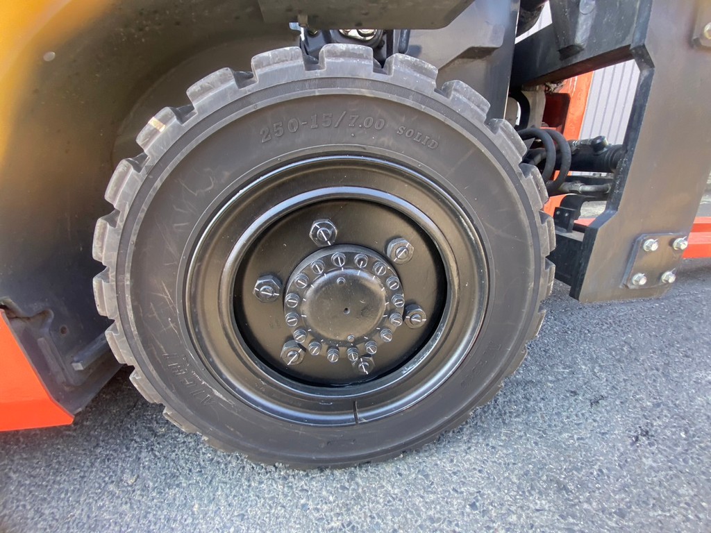 トヨタ中古フォークリフト【8FG40】最大荷重3.15t！最大揚高3m！オールマイティに活躍します！［No.1007］
