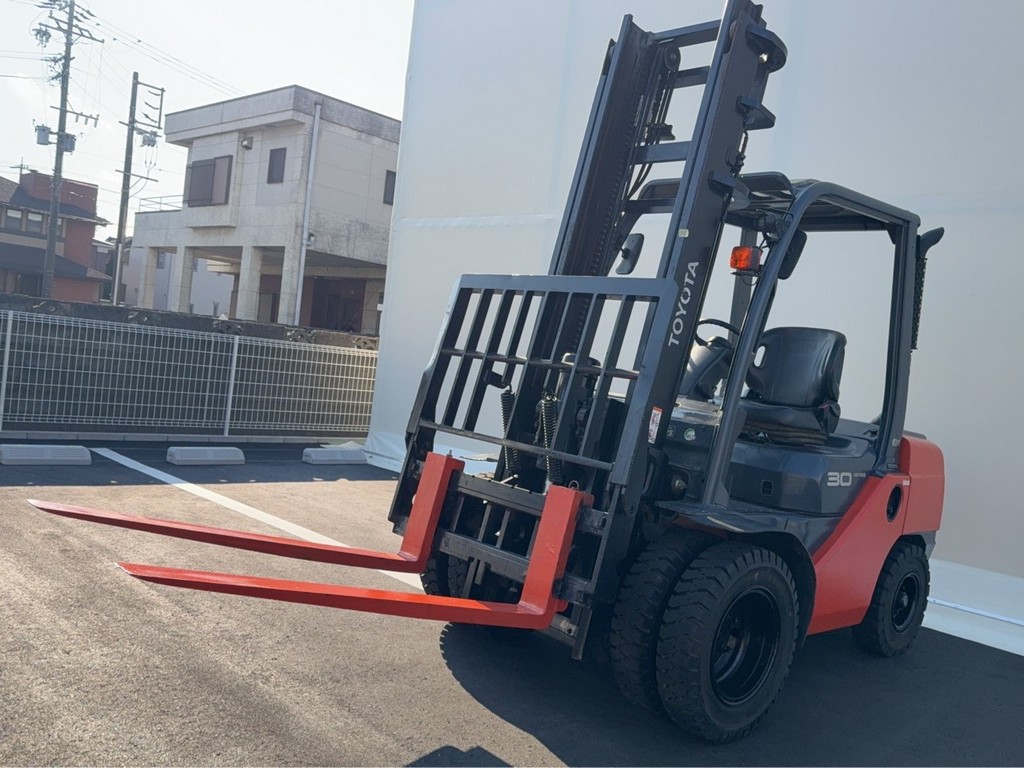  トヨタ中古フォークリフト【02-8FD30】［No.1012］ヒンジドフォーク付！早い者勝ちです！