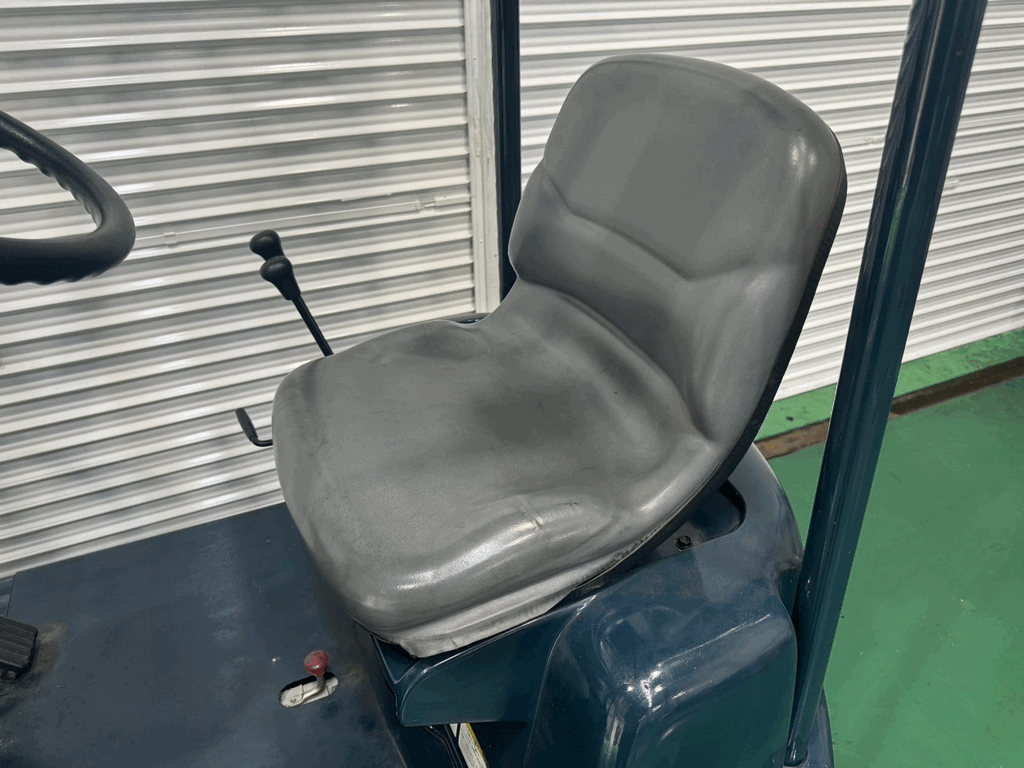 トヨタ中古フォークリフト【3FBKL7】バッテリー車で小回りが効く車両です！