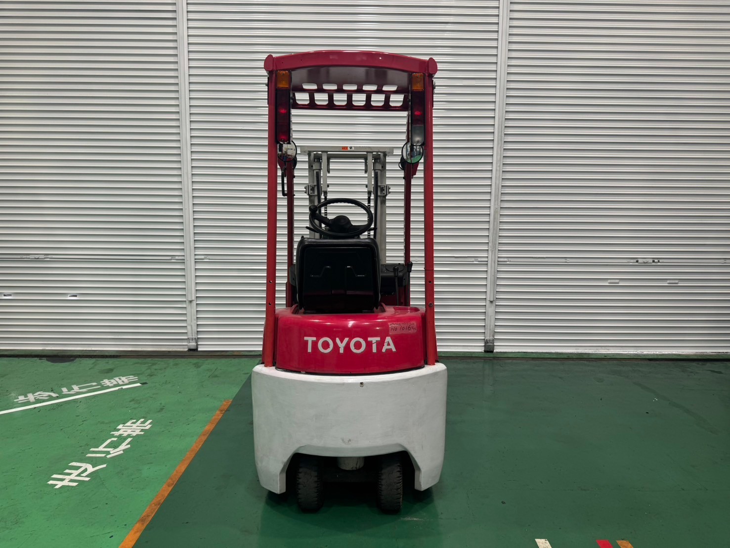 トヨタ中古フォークリフト【3FBK9】［No.90］屋内作業に最適！詳しくはスタッフまで！