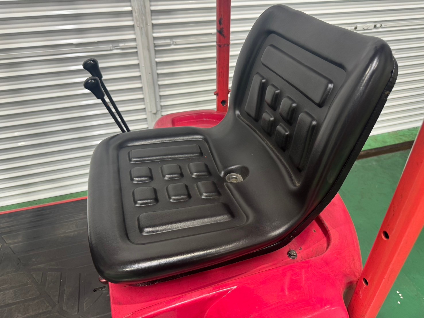 トヨタ中古フォークリフト【3FBK9】［No.90］屋内作業に最適！詳しくはスタッフまで！