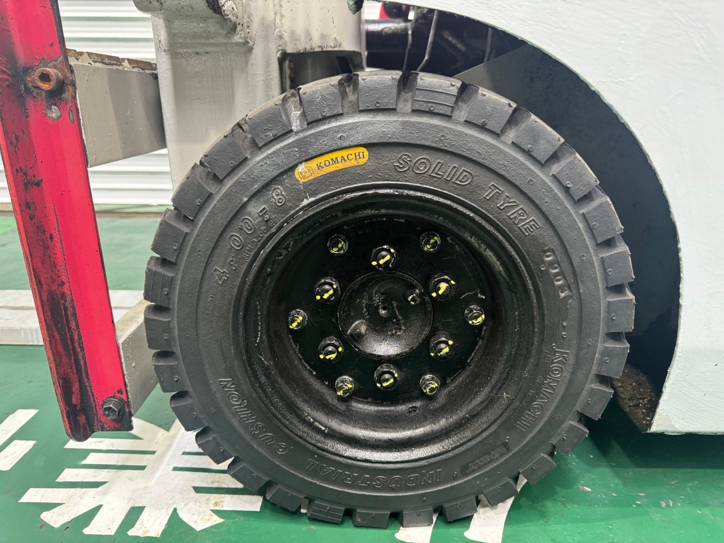 トヨタ中古フォークリフト【3FBK9】［No.90］屋内作業に最適！詳しくはスタッフまで！