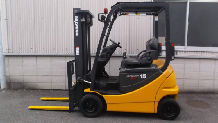 コマツ KOMATSU 中古フォークリフト forklift バッテリーカウンター 3Mマスト 2013年式