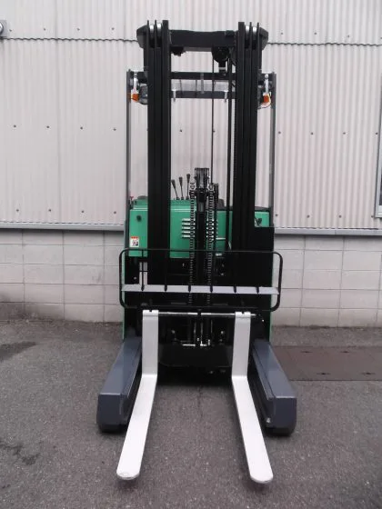 トヨタ Toyota 中古フォークリフト forklift バッテリーリーチ 2017年式 3段フルフリー5.5Mマスト