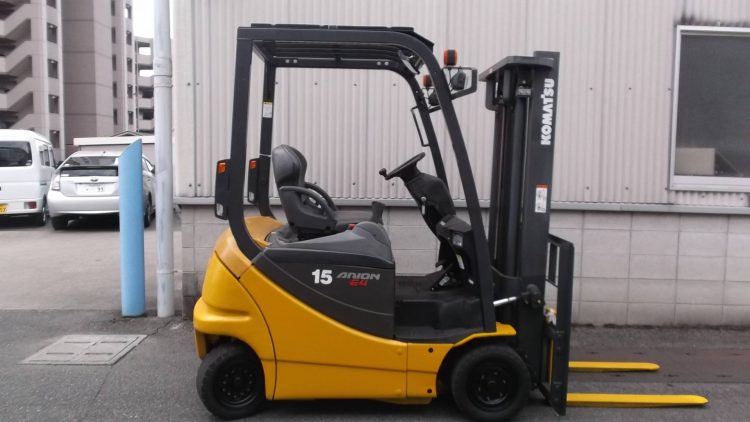 コマツ KOMATSU 中古フォークリフト forklift バッテリーカウンター 3Mマスト 2013年式