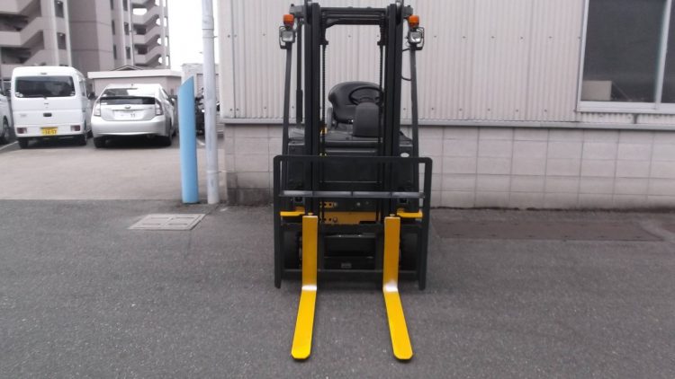 コマツ KOMATSU 中古フォークリフト forklift バッテリーカウンター 3Mマスト 2013年式
