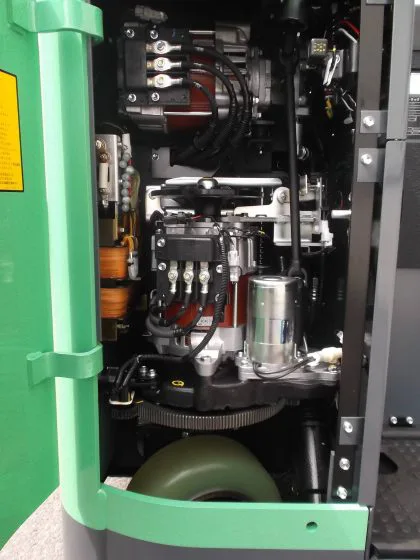 トヨタ Toyota 中古フォークリフト forklift バッテリーリーチ 2017年式 3段フルフリー5.5Mマスト