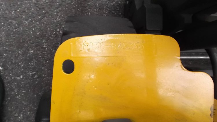 コマツ KOMATSU 中古フォークリフト forklift バッテリーカウンター 3Mマスト 2013年式
