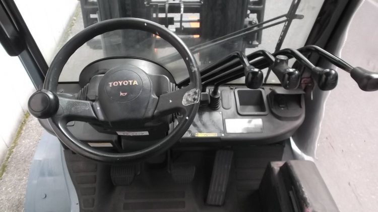 トヨタ TOYOTA 中古フォークリフト forklift ディーゼル 2002年式 ヒンジ フォークシフター フォークポジショナー 4mハイマスト