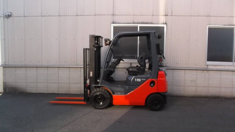 トヨタ Toyota 中古フォークリフト forklift ガソリン 2013年式 サイドシフト 3Mマスト