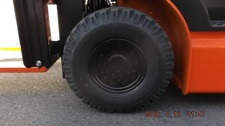 トヨタ TOYOTA 中古フォークリフト forklift バッテリーカウンター 2017年式 3段フルフリー4.3Mマストサイドシフト