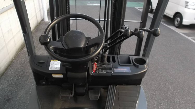 トヨタ Toyota 中古フォークリフト forklift ガソリン 2013年式 サイドシフト 3Mマスト