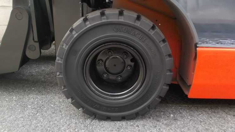 トヨタ中古フォークリフト 全回転ロールクランプ No 90 中古フォークリフト フォークリフトの中古販売 買取 レンタル メンテナンスならフジ自動車工業株式会社 トヨタ中古フォークリフト 全回転ロールクランプ No 90 中古フォークリフト フォークリフトの中古販売 買取 レンタル メンテナンスならフジ自動車工業株式会社