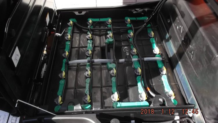 トヨタ TOYOTA 中古フォークリフト forklift バッテリーカウンター 2017年式 3段フルフリー4.3Mマスト サイドシフト
