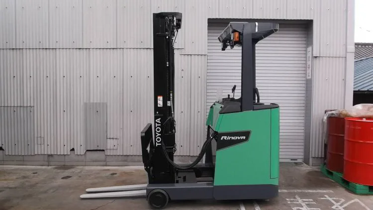 トヨタ Toyota 中古フォークリフト forklift バッテリーリーチ 2018年式 3段フルフリー5.5Mマスト