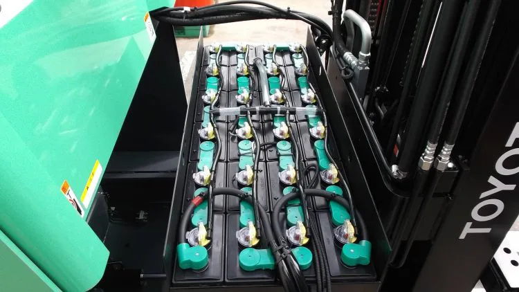 トヨタ Toyota 中古フォークリフト forklift バッテリーリーチ 2018年式 3段フルフリー5.5Mマスト