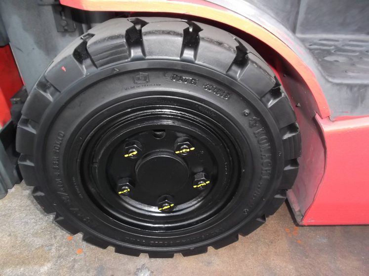 ニチユ NCHIYU 中古フォークリフト forklift バッテリーカウンター3輪タイプ サイドシフト 2012年式