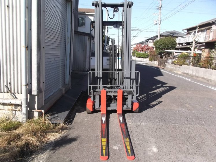 ニチユ NICHIYU 中古フォークリフト forklift バッテリーリーチ 2014年式 3段フルフリーサイドシフト 5.5mマスト