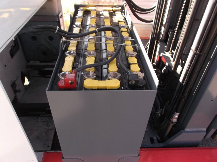 ニチユ NICHIYU 中古フォークリフト forklift バッテリーリーチ 2014年式 3段フルフリーサイドシフト 5.5mマスト