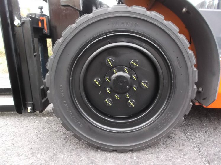 トヨタ Toyota 中古フォークリフト forklift ガソリン 2015年式 サイドシフト 2段フルフリー3Mマスト
