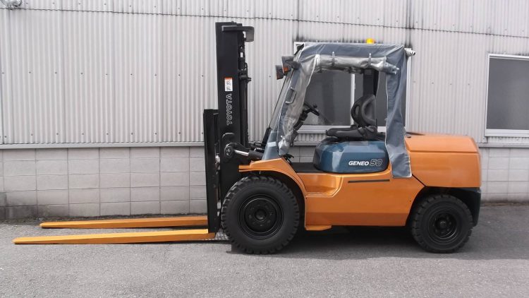 トヨタ Toyota 中古フォークリフト forklift ディーゼル 2007年式 3Mマスト