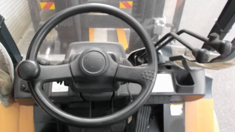 トヨタ Toyota 中古フォークリフト forklift ディーゼル 2007年式 3Mマスト