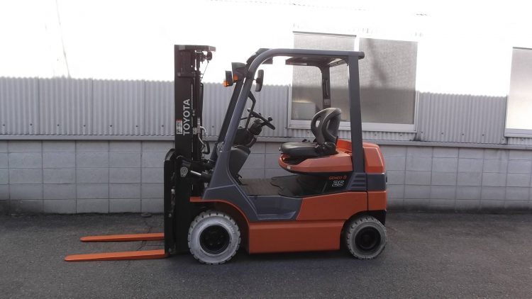 トヨタ Toyota 中古フォークリフト forklift バッテリーカウンター 2014年式 3段フルフリー4.5Mハイマスト