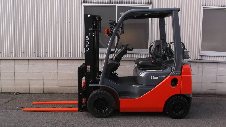 トヨタ TOYOTA 中古フォークリフト forklift ガソリン&LPG併用 2016年式 フォークポジショナー2本レバー式 3mマスト