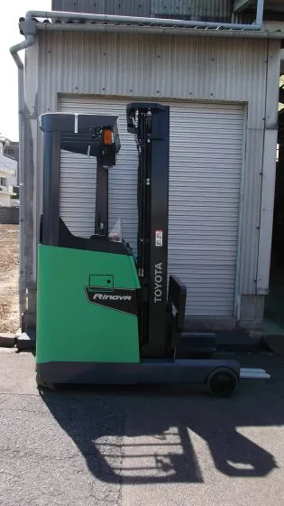 トヨタ Toyota 中古フォークリフト forklift バッテリーリーチ 2019年式 3段フルフリー5.5Mマスト